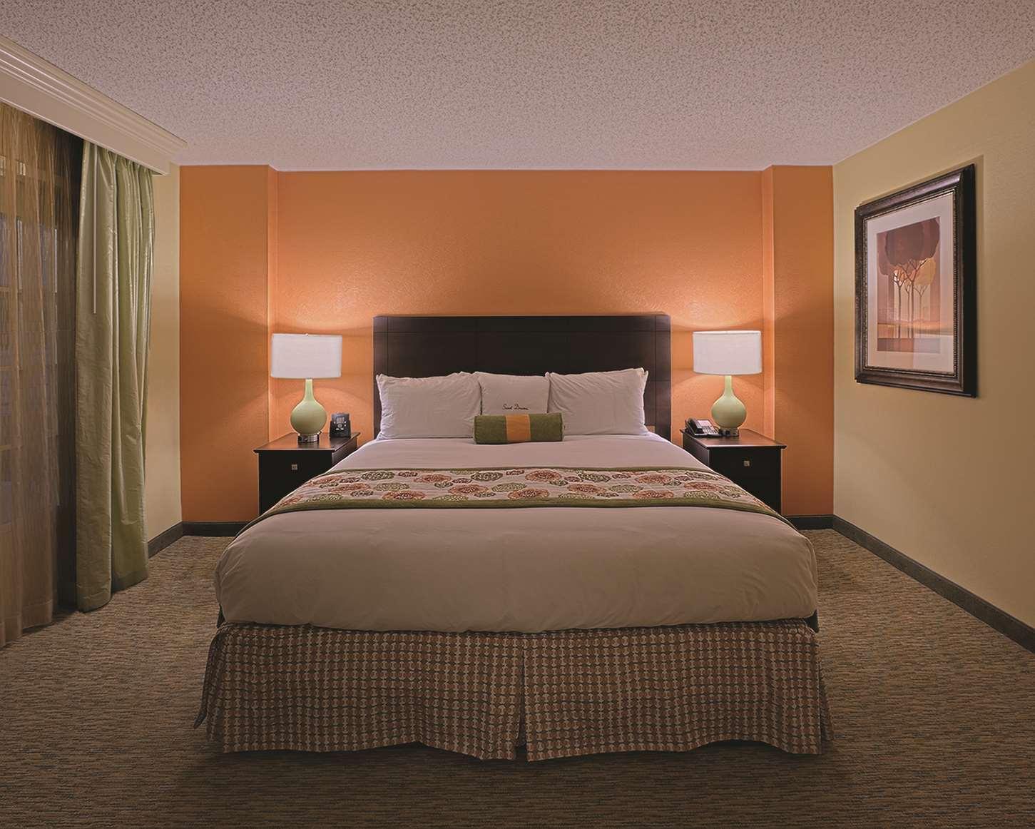 Doubletree Suites By Hilton At The Battery Atlanta Smyrna Exterior photo