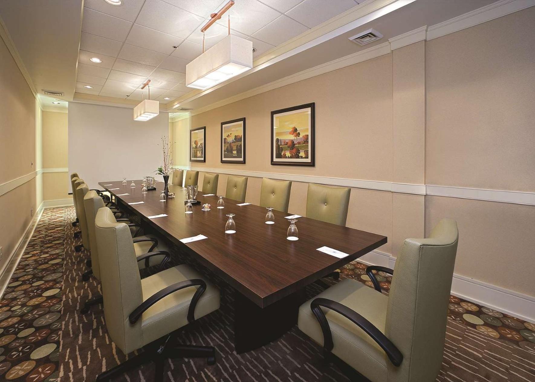 Doubletree Suites By Hilton At The Battery Atlanta Smyrna Exterior photo
