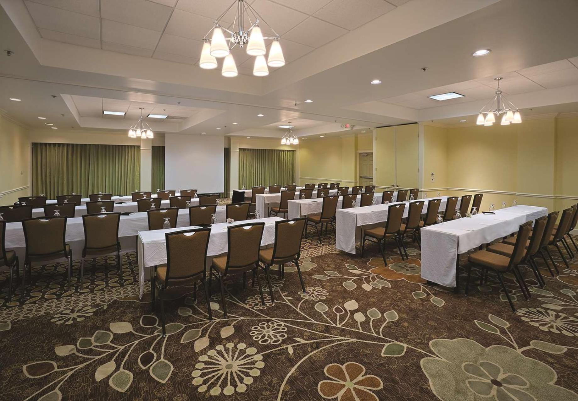 Doubletree Suites By Hilton At The Battery Atlanta Smyrna Exterior photo