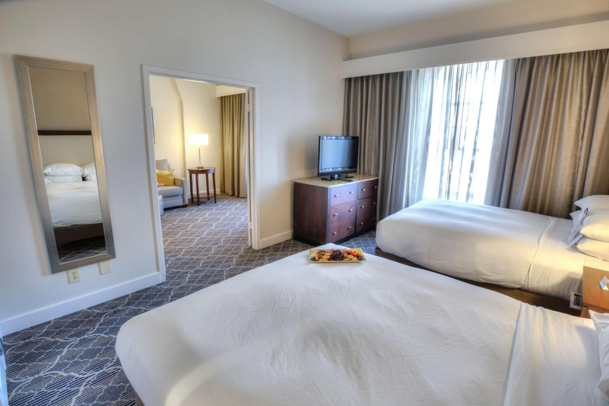 Doubletree Suites By Hilton At The Battery Atlanta Smyrna Exterior photo