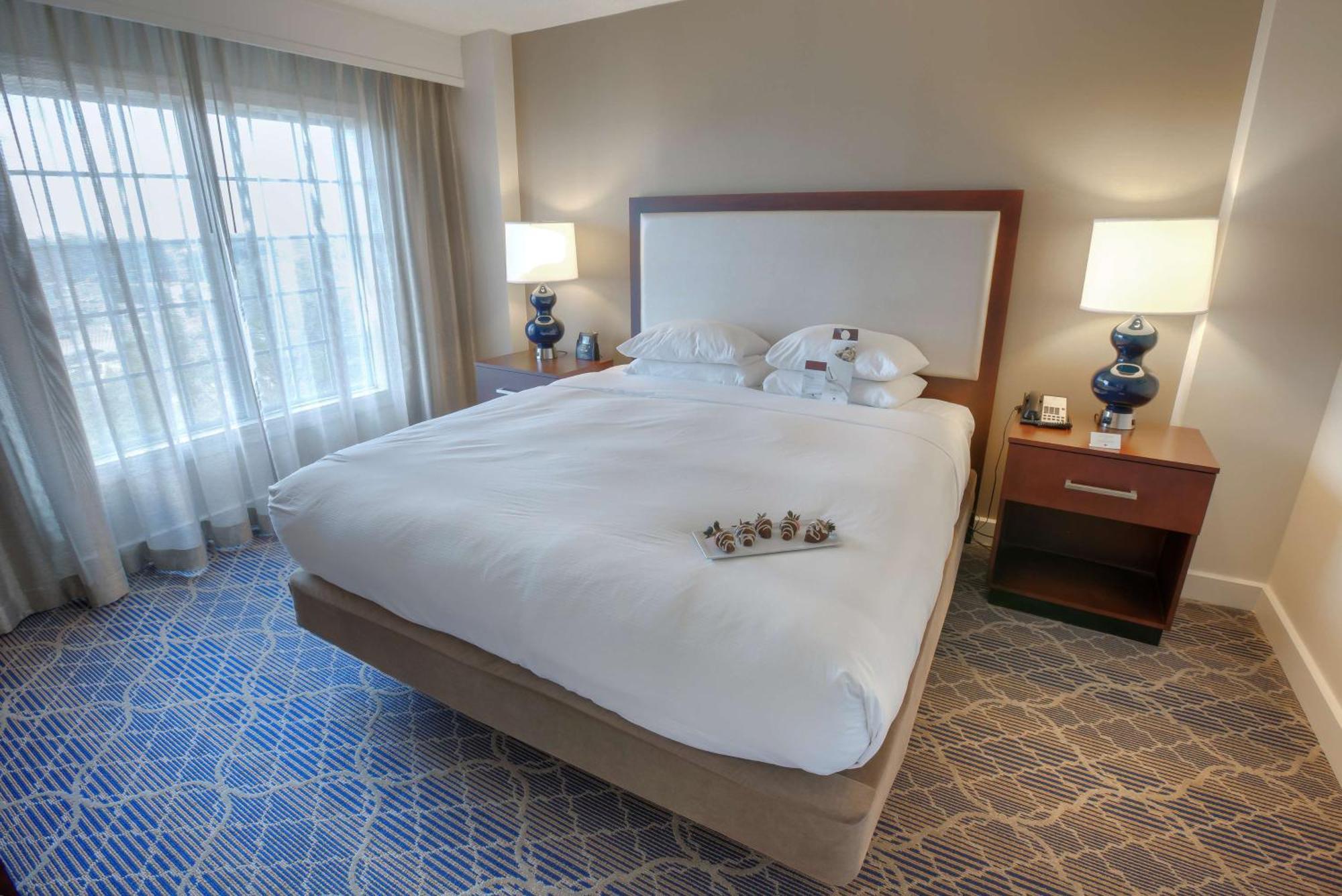 Doubletree Suites By Hilton At The Battery Atlanta Smyrna Exterior photo