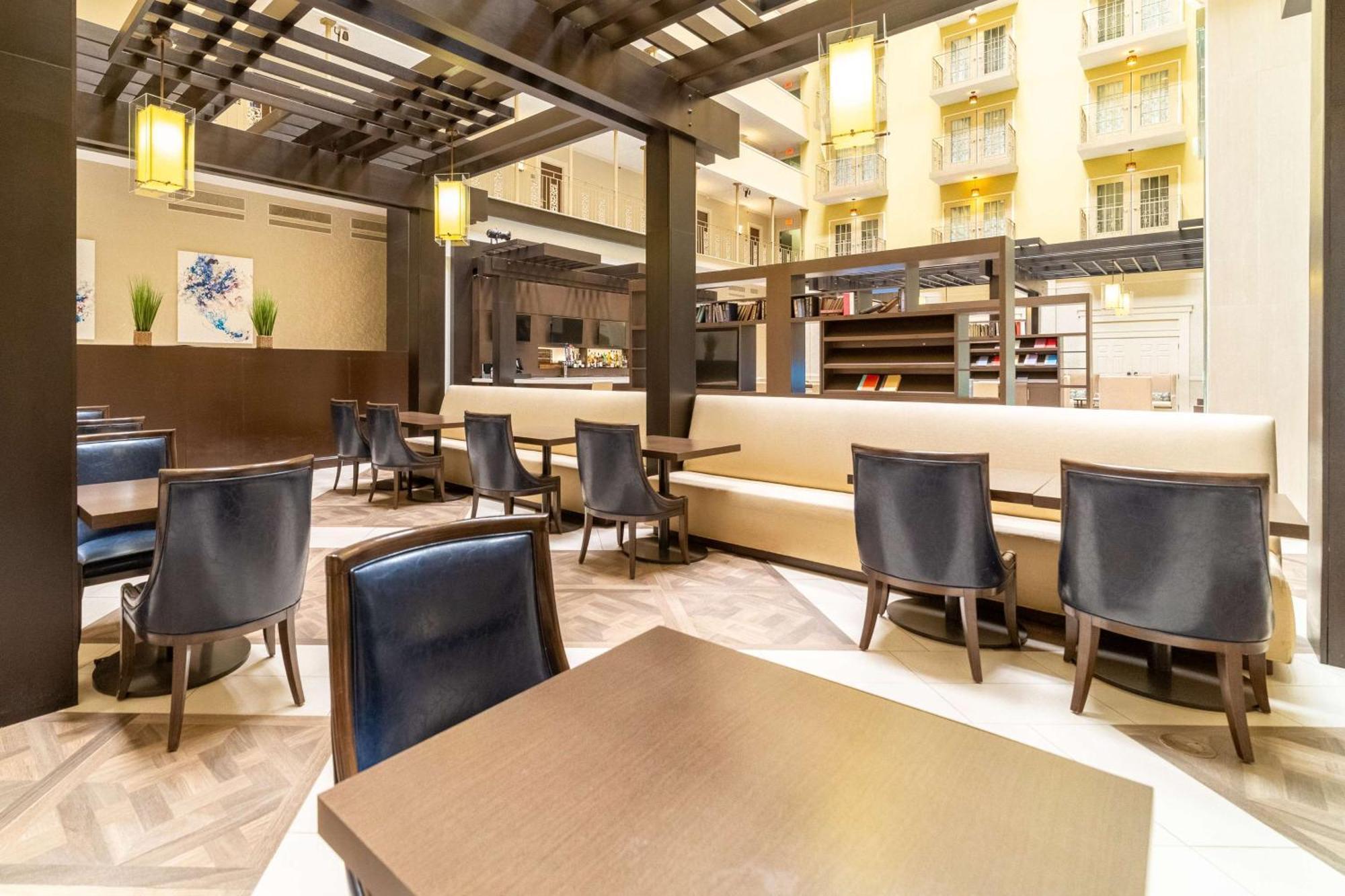Doubletree Suites By Hilton At The Battery Atlanta Smyrna Exterior photo